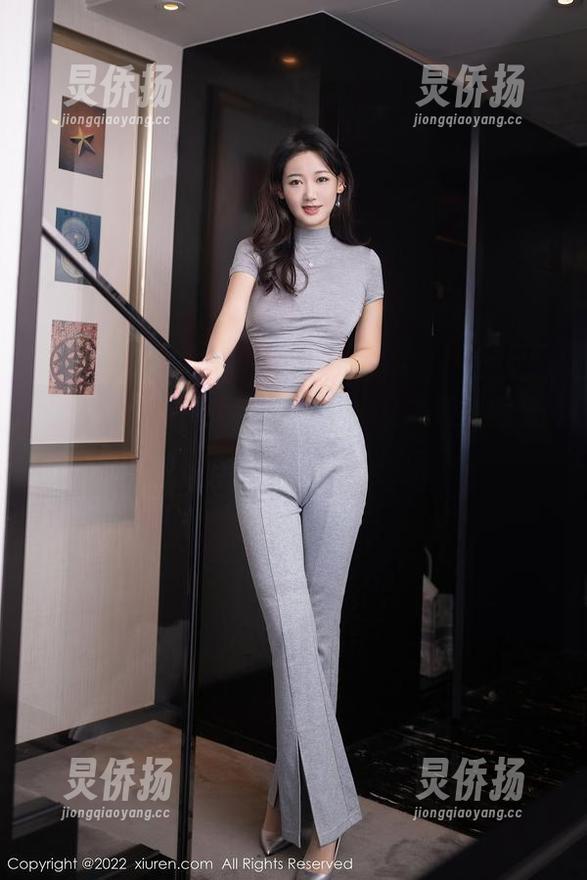 秀人网-Candy糖糖 秀人网 - 旗袍梦游:Candy糖糖原图里的光影魔法