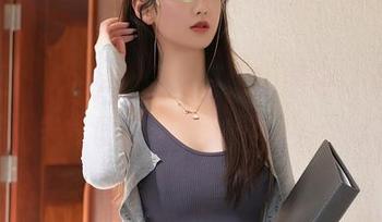 秀人网 – Cris_卓娅祺更新图包，那个唯美不失性感的风格，真让人想念。