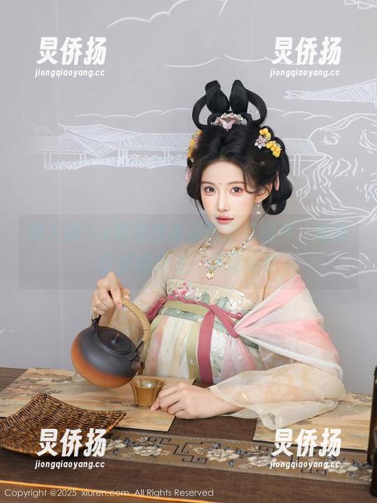 秀人网-z杯悠悠 秀人网 - z杯悠悠水手服全套图片,光线打在她身上,简直是梦