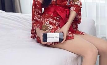 秀人网 – 俞漫的私拍资源：当秘书也能玩得不那么正经