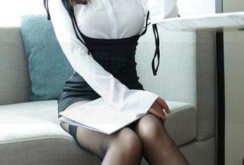 秀人网 – 教室里的小乔babyb图集更新，老师不在，精彩却不断！