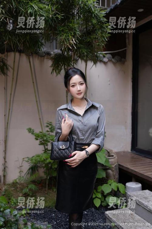秀人网-小海臀Rena 秀人网 - 见过小海臀Rena的裸足美图后,真想把自己也扎进画面里?