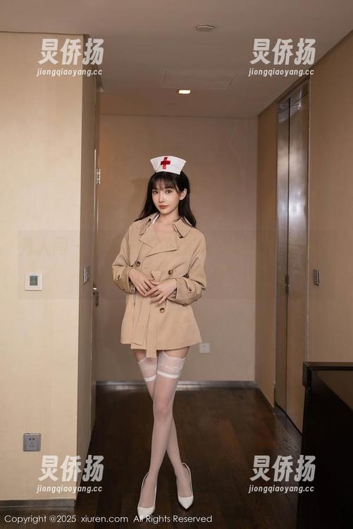 秀人网-柚琪Rich 秀人网 - 柚琪Rich的定制厨娘,作品背后的故事更“美味”