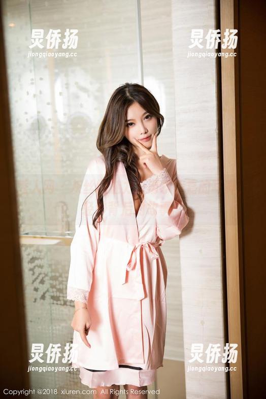 秀人网-清水美嘉 秀人网 - 灰丝的魅力:清水美嘉的写真,轻纱背后的故事。