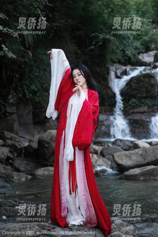 秀人网-王曼柔 秀人网 - 引领风潮,王曼柔的高清美腿写真,轻松俘获心灵!
