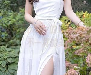秀人网 – 从私语baby的油亮里找灵感：原图资源，不一样的美女视角！