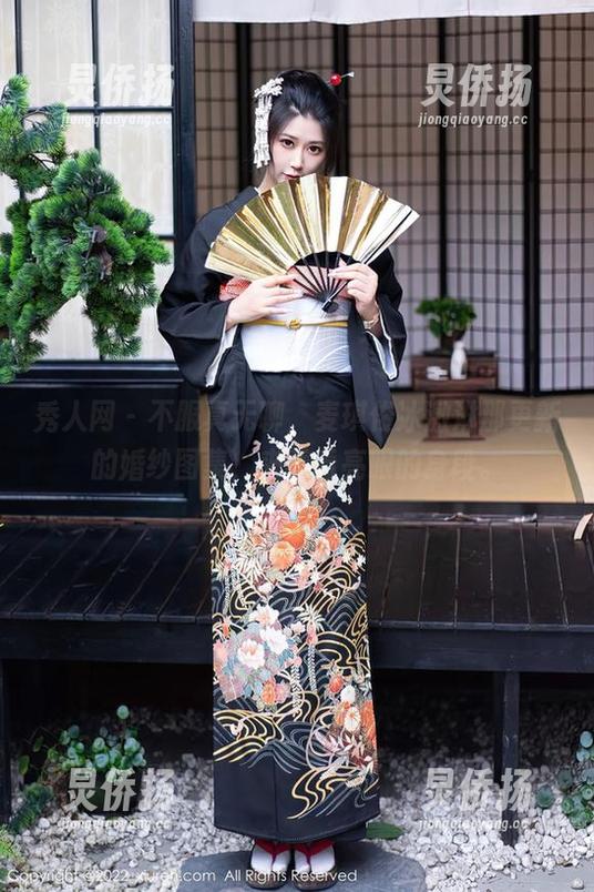 秀人网-麦琪绫冰激淋 秀人网 - 不服真无聊,麦琪绫冰激淋那更新的婚纱图集,来看看亮眼的身段。