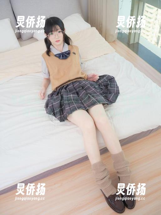 紧急企划-小婕 紧急企划 - 小婕的短裙写真,真是让我看得眼睛发亮,分享给好友试试吧!