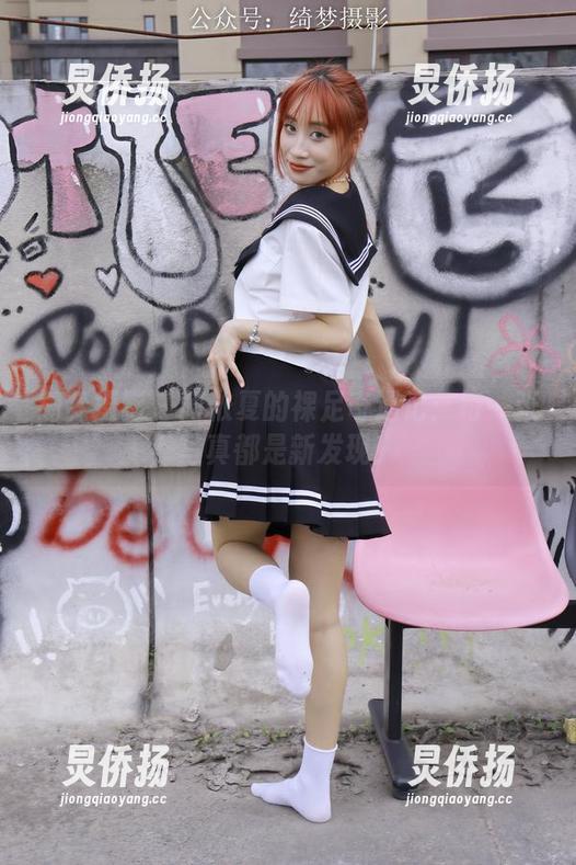 绮梦摄影-阿依夏 绮梦摄影 - 阿依夏的裸足奇遇记:每一张写真都是新发现!