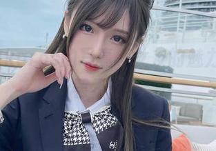 腐团儿Ikaros的写真，女友的魅力让我欲罢不能！