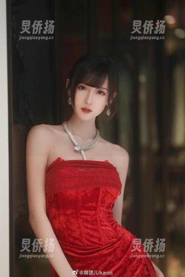 腐团儿Ikaros 一探腐团儿Ikaros女王的世界,写真精选里的细腻与狂野。