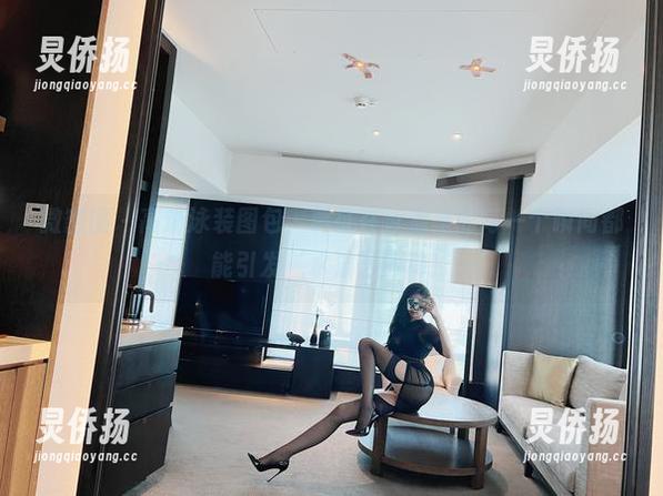 葛征 微密圈 - 高清泳装图包,葛征在泳池里的每一个瞬间都能引发‘水波’颤动!