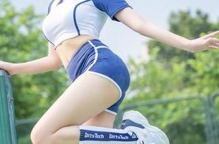 蜜汁猫裘最新照片来袭：花房少女的每一帧都想收藏！