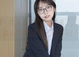 袜啵啵 – 全新苏苏白裙全集来了，下载后的心跳声可得自己控制马！