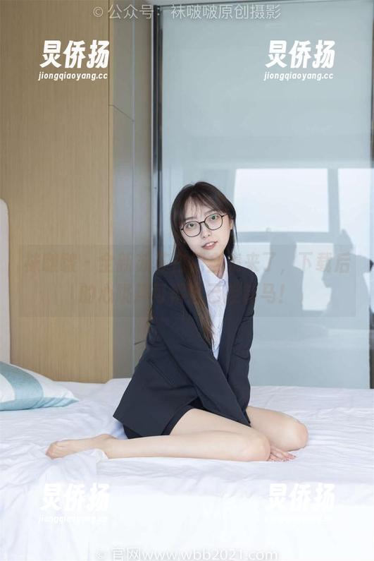 袜啵啵 - 全新苏苏白裙全集来了，下载后的心跳声可得自己控制马！