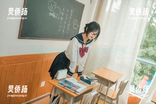 逐月Su 无法抗拒的诱惑——逐月Su修女的写真分享