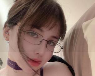 微密圈 – 阿色与她的黑色蕾丝：精选图片中的秘密与倩影
