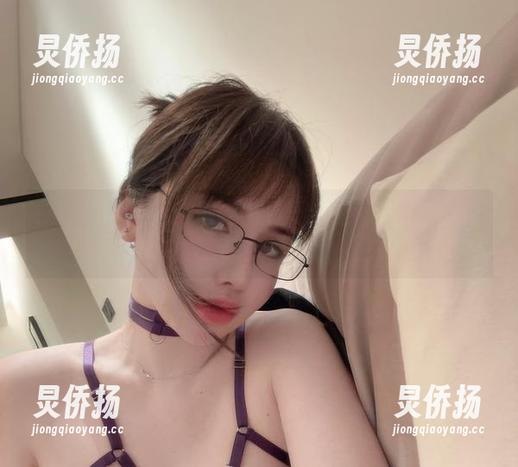 阿色 微密圈 - 阿色与她的黑色蕾丝:精选图片中的秘密与倩影