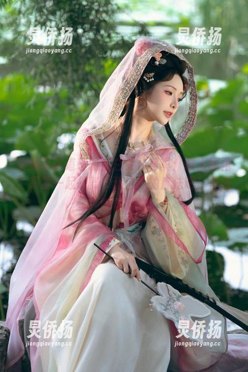 雯妹不讲道理 雯妹不讲道理的蓝白女仆写真:披上围裙,跟我一起挥舞“清洁”的魔法吧!壁纸还能催眠你!