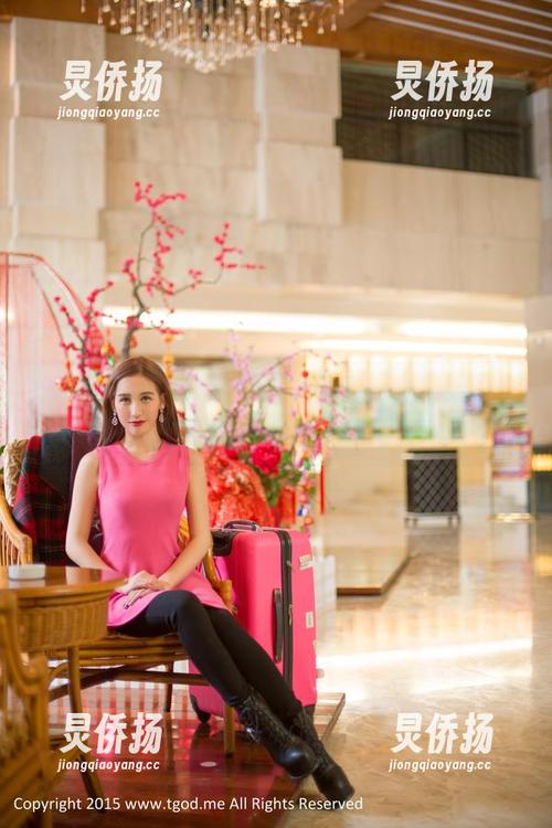 青豆客 - 礼服和福利齐飞，Ann尤美带来的图包堪称惊艳