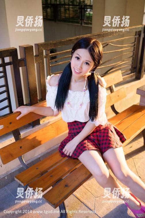 青豆客 - 学姐欧阳妮娜娜全套写真，图包让人眼前一亮！