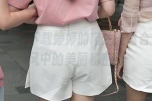 魔镜街拍 – 下载婷婷的肉丝圣诞合集，寒风中的美丽秘密！